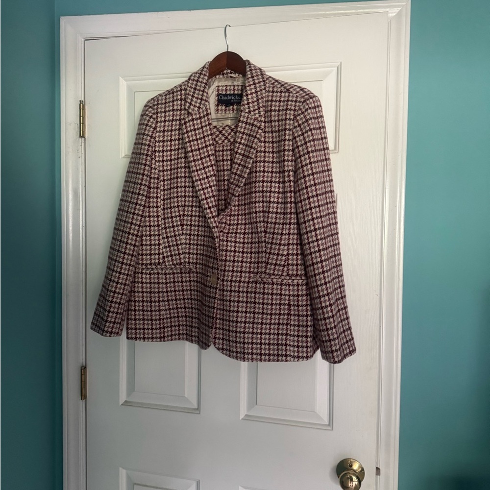 Chadwicks Women’s Houndstooth Skirt Suit.  Wool blend, Fall Colors - Picture 3 of 12